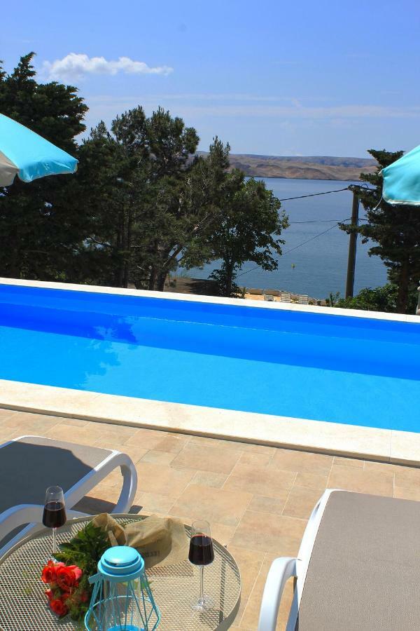 Beachfront Apartments Anita With Pool Karlobag Exterior foto