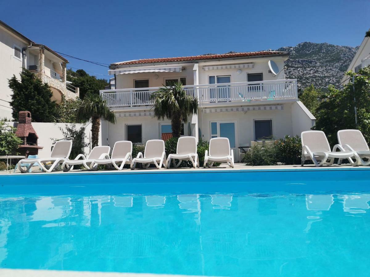 Beachfront Apartments Anita With Pool Karlobag Exterior foto