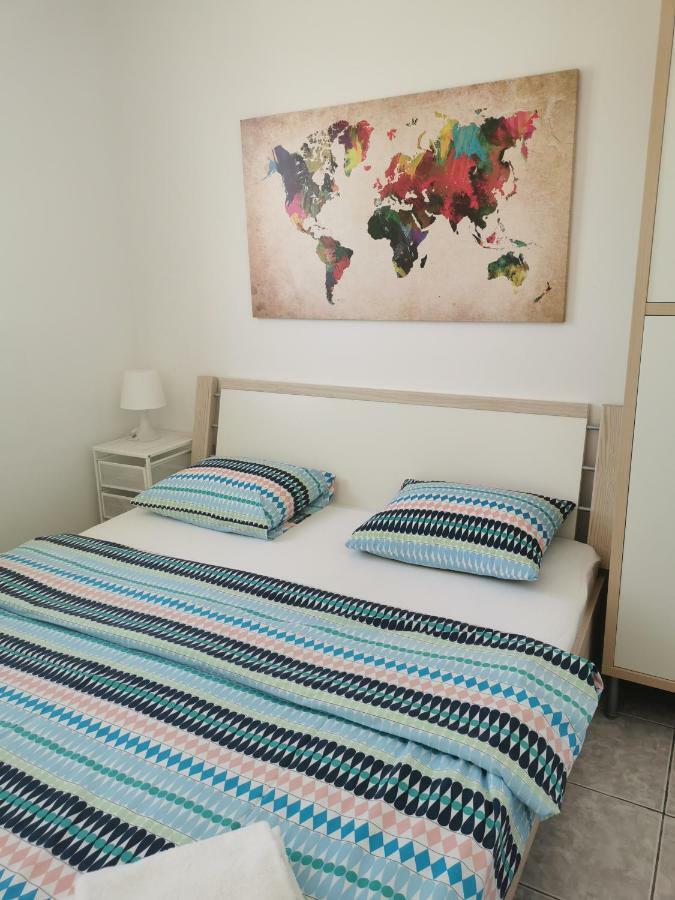 Beachfront Apartments Anita With Pool Karlobag Exterior foto