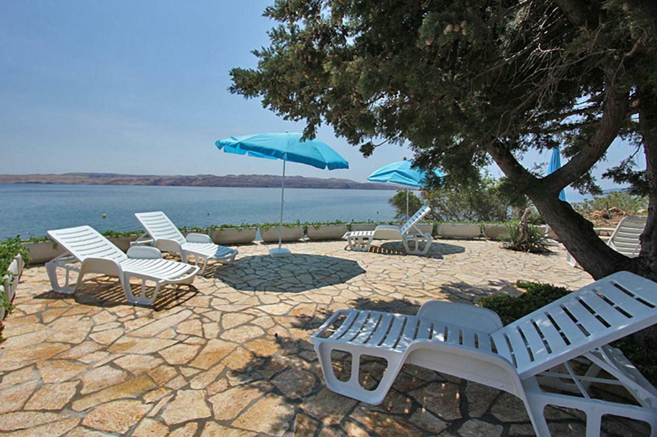Beachfront Apartments Anita With Pool Karlobag Exterior foto