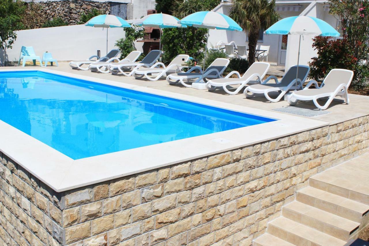 Beachfront Apartments Anita With Pool Karlobag Exterior foto